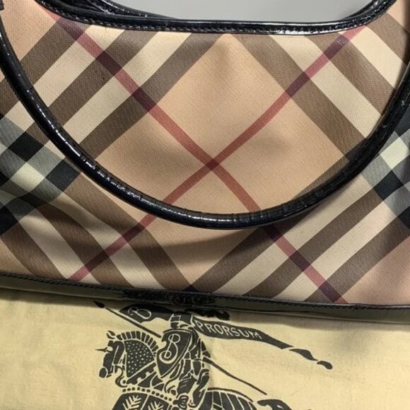 Burberry Extra Large shoulder bag. Comes with dust bag. - Picture 7 of 8
